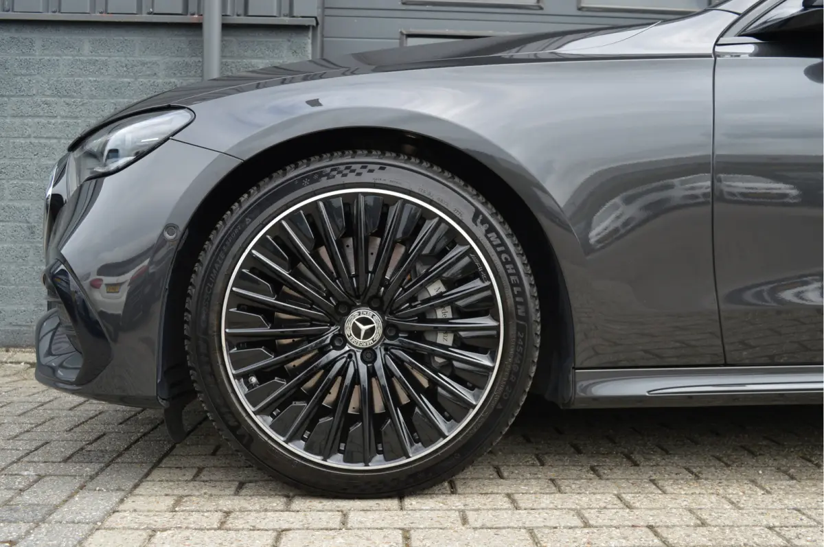 300 e AMG Line | PANO | SUPERSCREEN | BURMESTER | ACC | HUD |