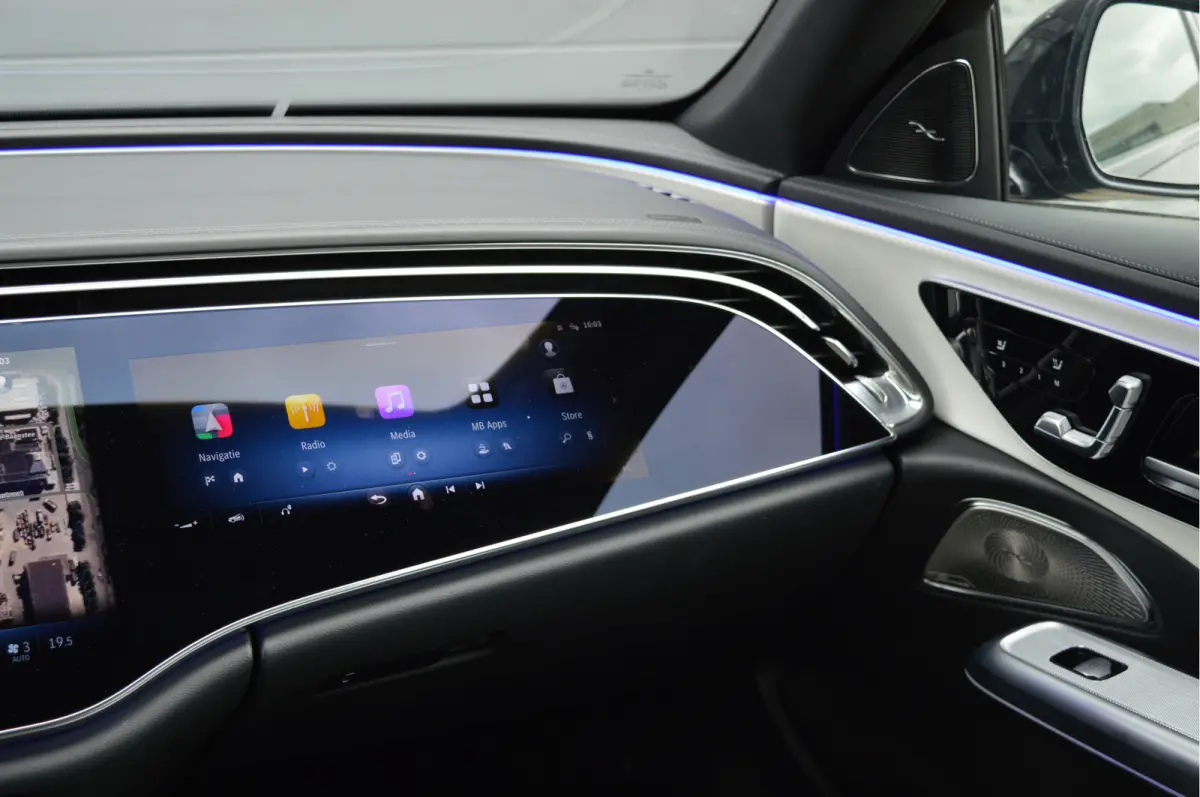 300 e AMG Line | PANO | SUPERSCREEN | BURMESTER | ACC | HUD |
