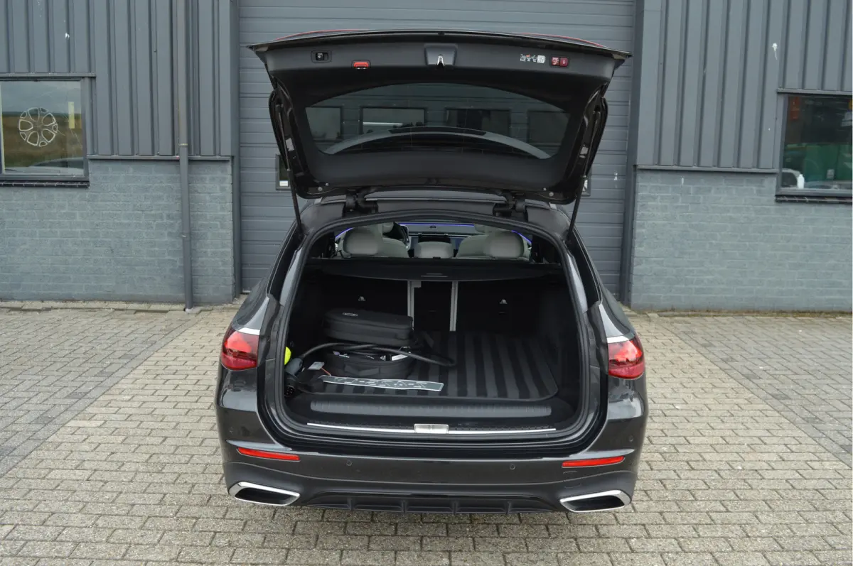 300 e AMG Line | PANO | SUPERSCREEN | BURMESTER | ACC | HUD |