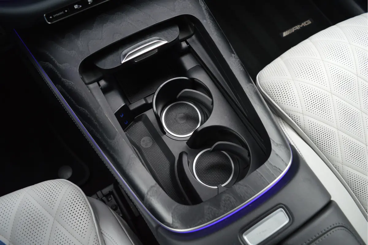 300 e AMG Line | PANO | SUPERSCREEN | BURMESTER | ACC | HUD |