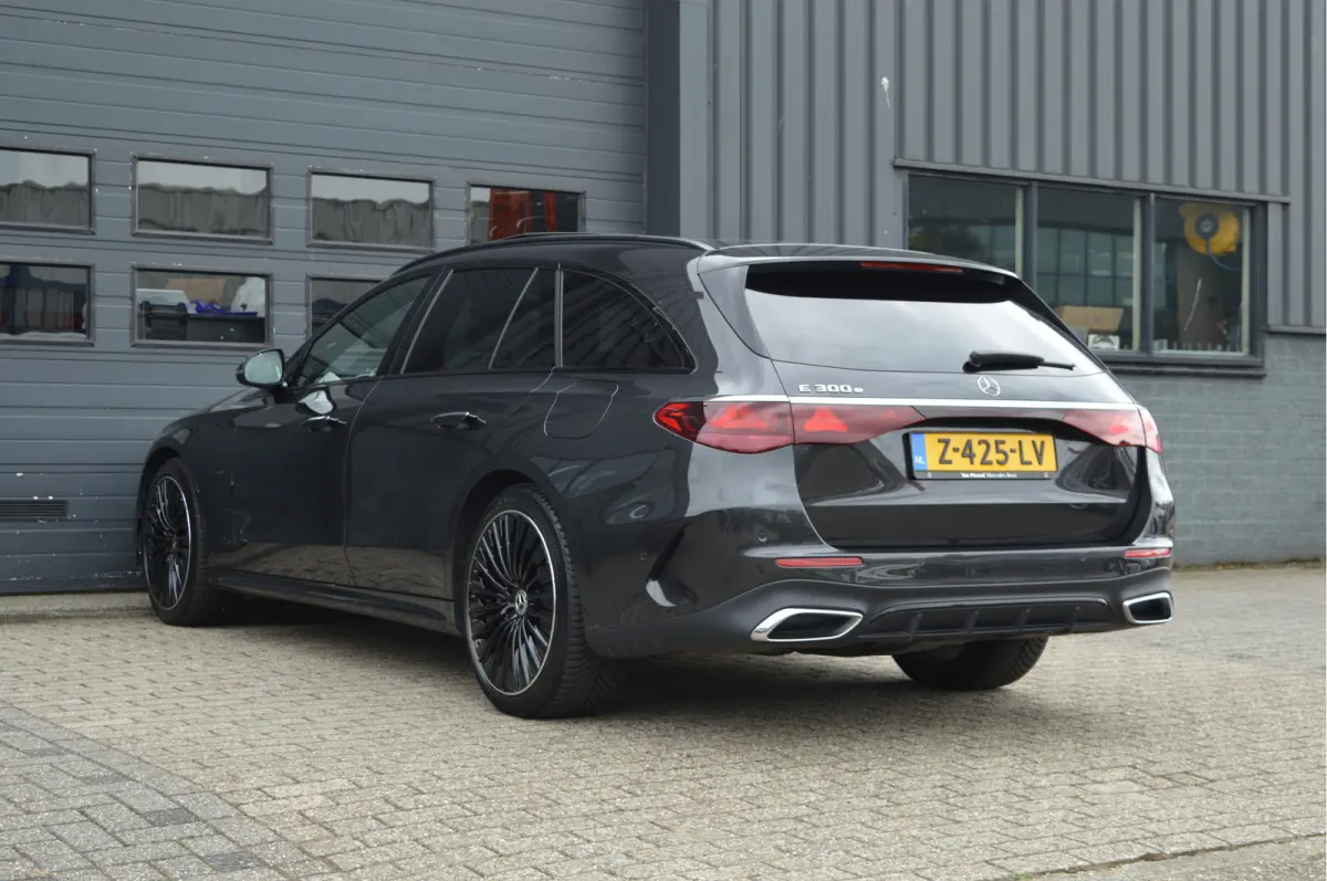 300 e AMG Line | PANO | SUPERSCREEN | BURMESTER | ACC | HUD |