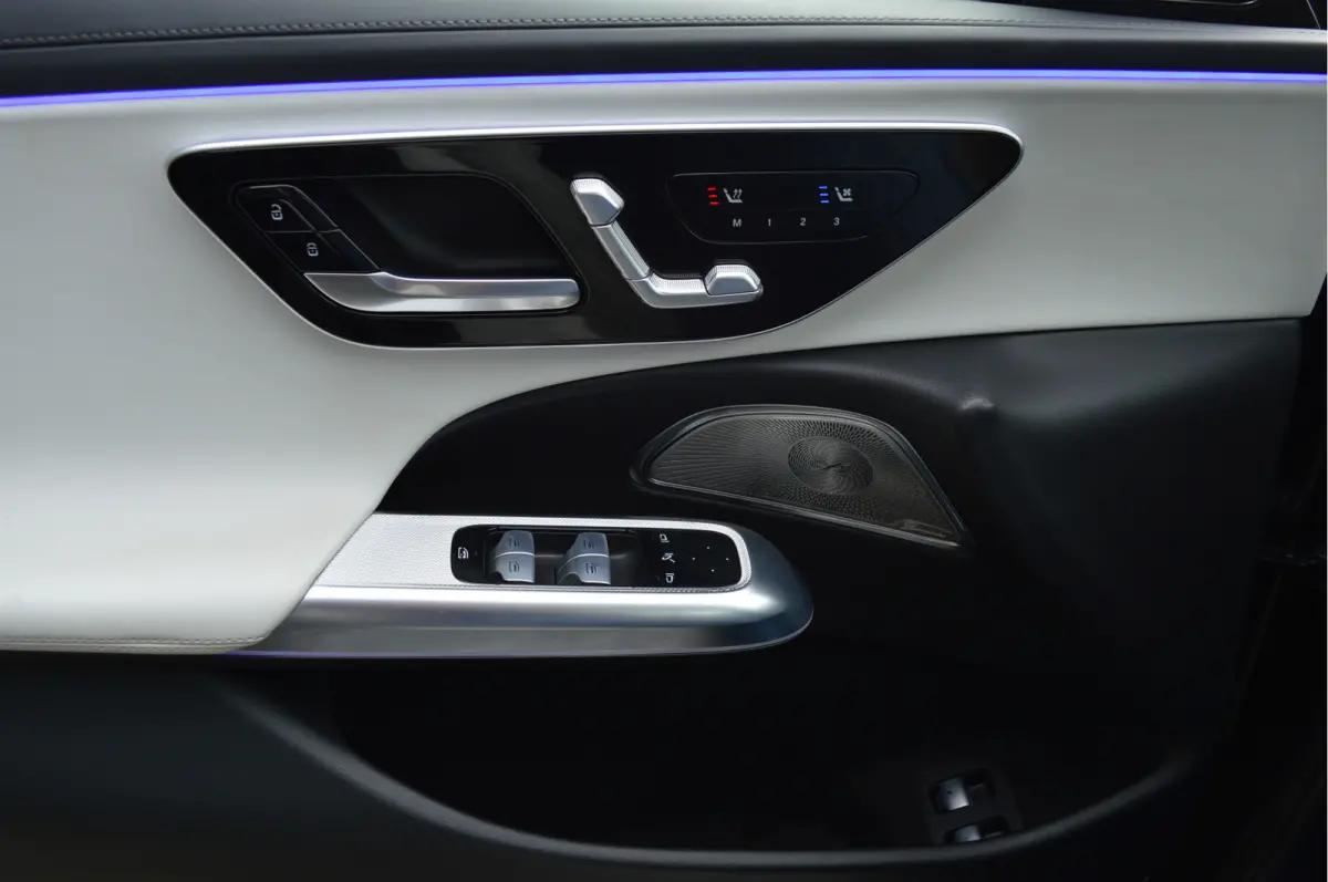 300 e AMG Line | PANO | SUPERSCREEN | BURMESTER | ACC | HUD |