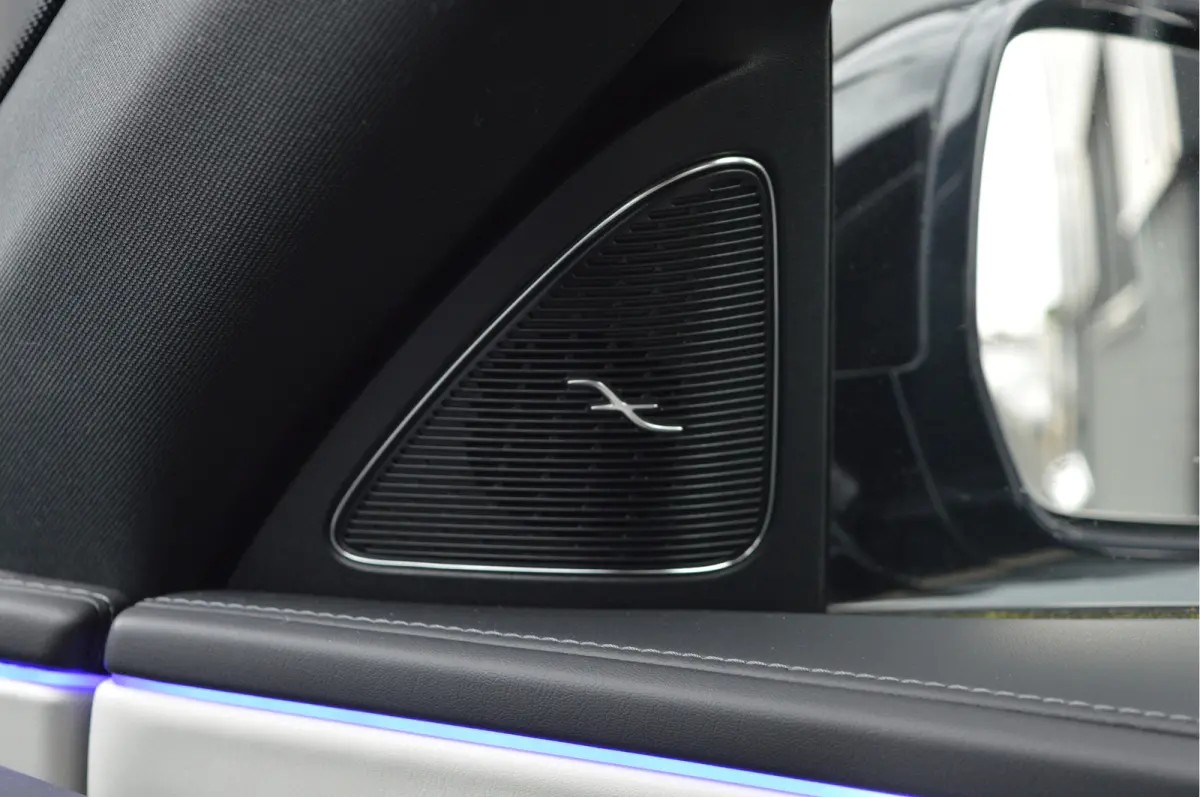 300 e AMG Line | PANO | SUPERSCREEN | BURMESTER | ACC | HUD |