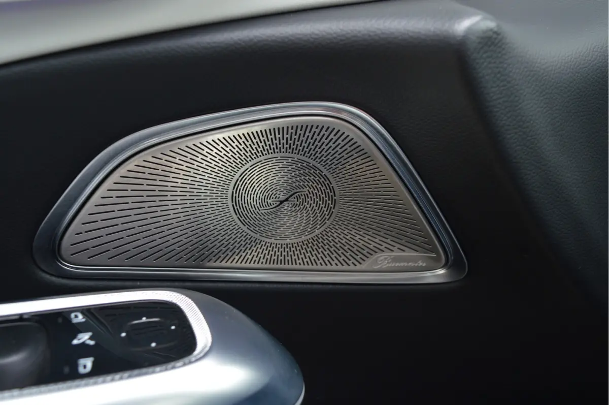 300 e AMG Line | PANO | SUPERSCREEN | BURMESTER | ACC | HUD |