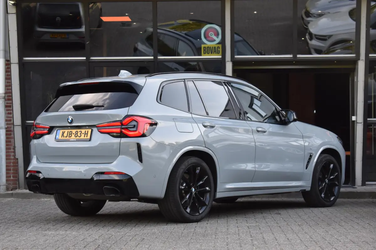 M40i xDrive High Executive Pano HUD Lane Camera Keyless HK