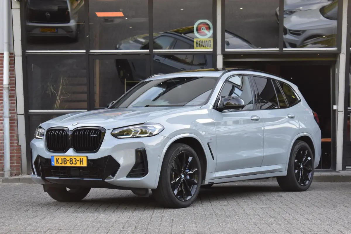 M40i xDrive High Executive Pano HUD Lane Camera Keyless HK