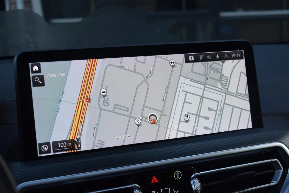 M40i xDrive High Executive Pano HUD Lane Camera Keyless HK