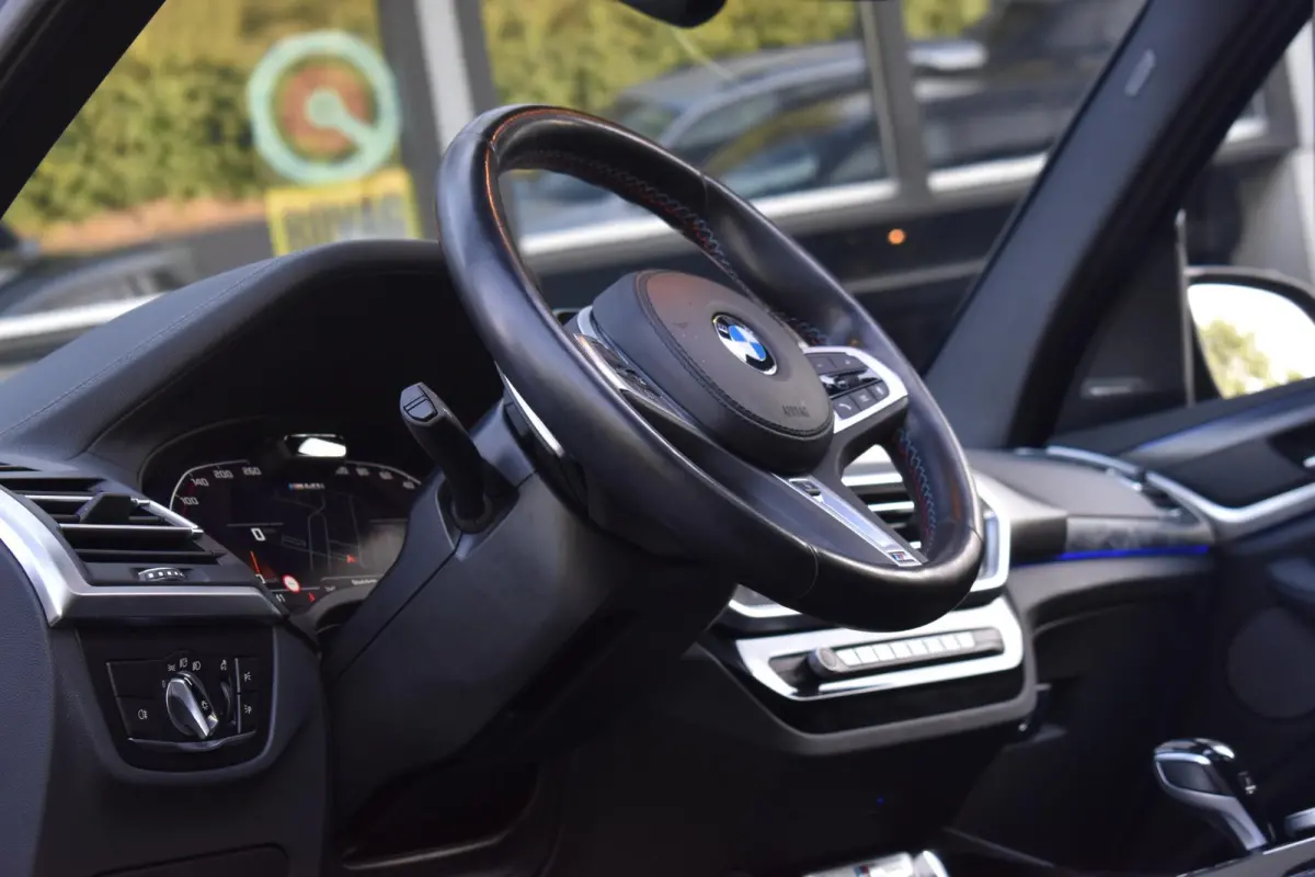 M40i xDrive High Executive Pano HUD Lane Camera Keyless HK