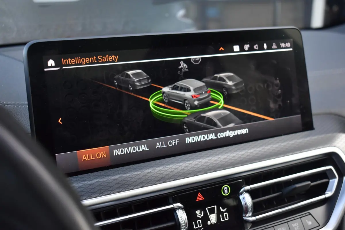 M40i xDrive High Executive Pano HUD Lane Camera Keyless HK