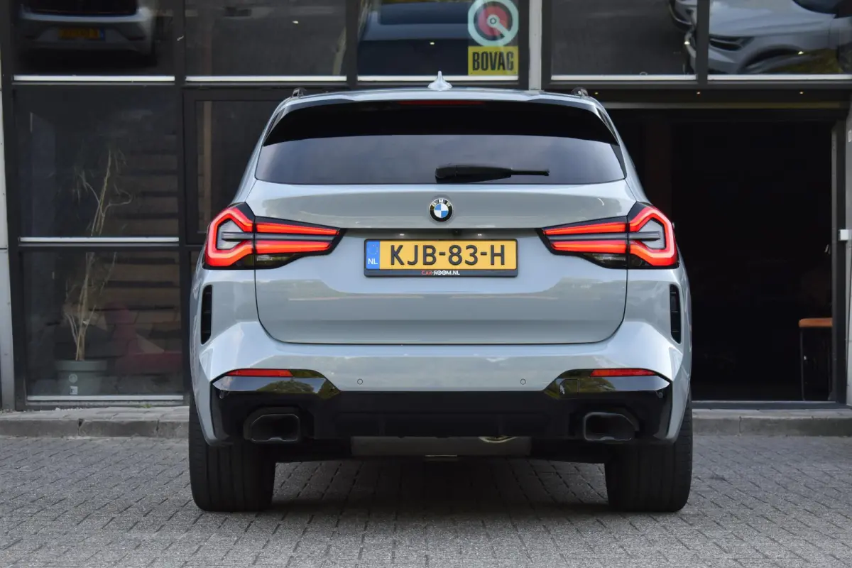M40i xDrive High Executive Pano HUD Lane Camera Keyless HK