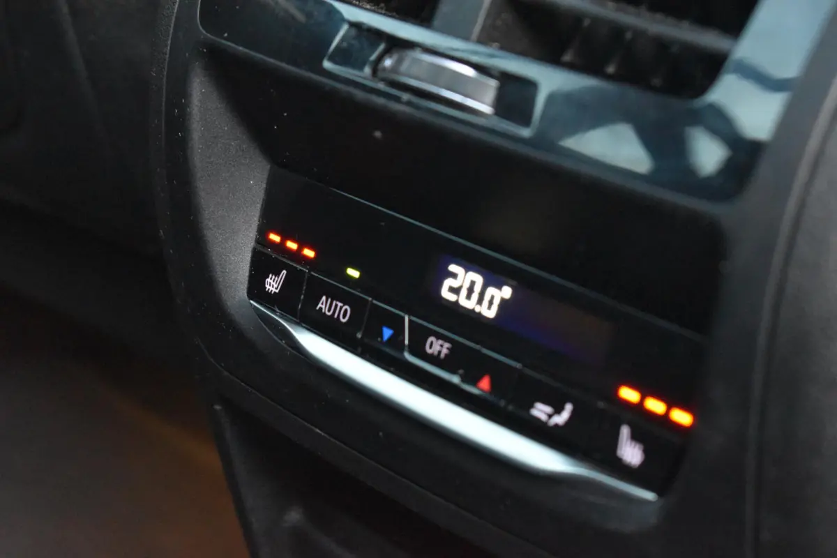 M40i xDrive High Executive Pano HUD Lane Camera Keyless HK