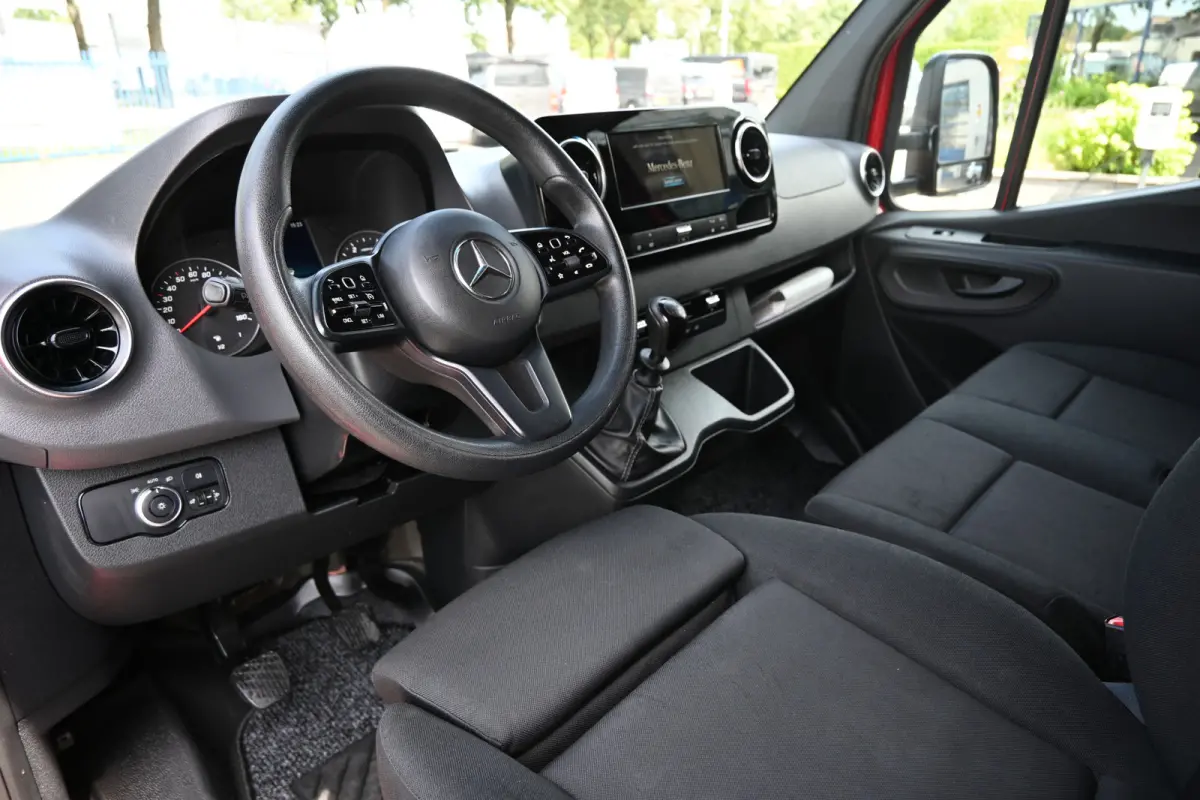 515 CDI L3 Bakwagen Geveerde stoel, MBUX 10.25 met Apple Carplay/Android Auto