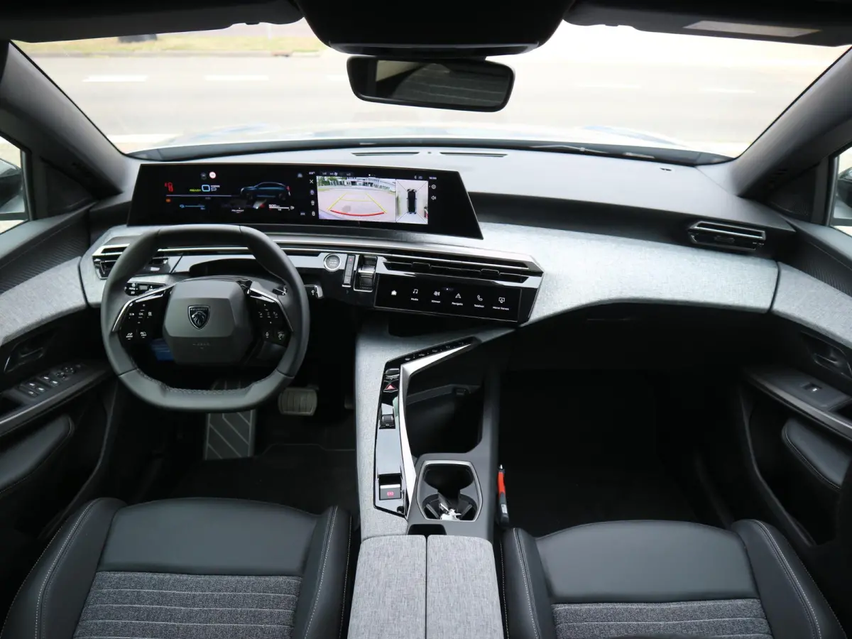 1.6 plug-in Hybrid 195 Allure / 360 Camera / Afneembare Trekhaak / Voorraad Voordeel