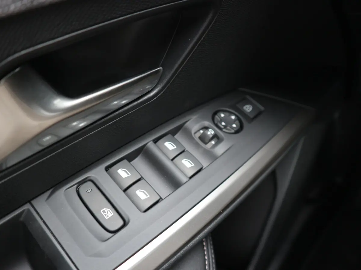 1.6 plug-in Hybrid 195 Allure / 360 Camera / Afneembare Trekhaak / Voorraad Voordeel