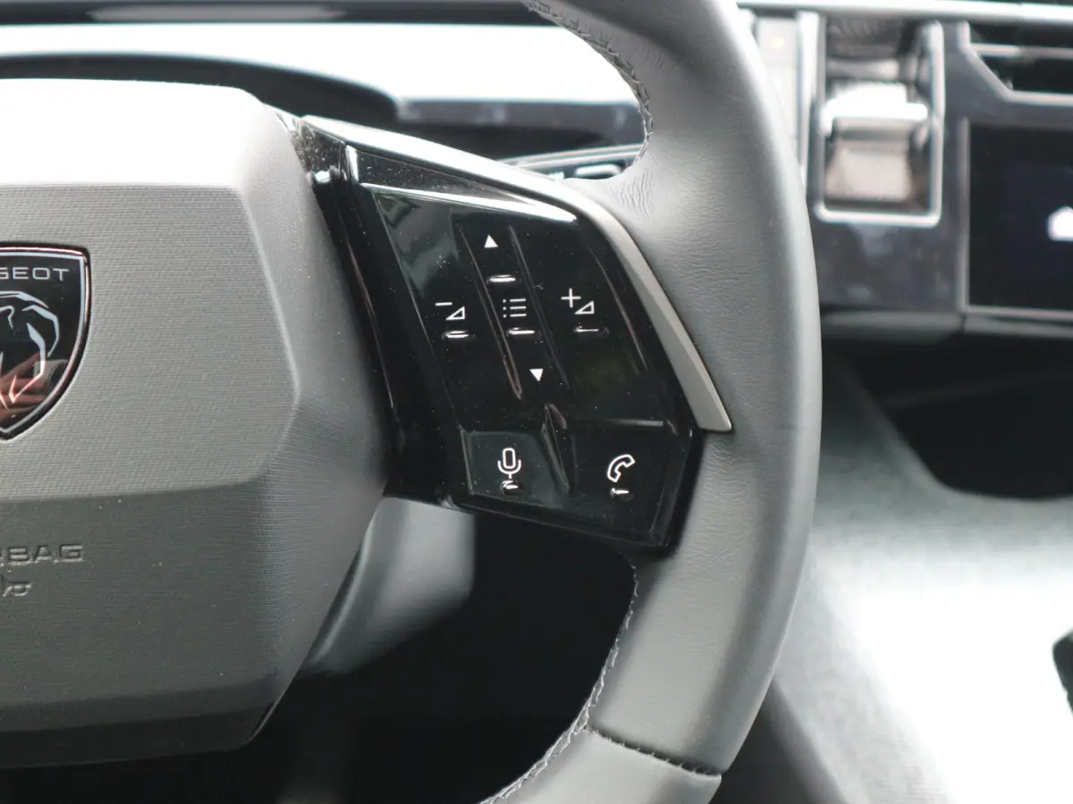 1.6 plug-in Hybrid 195 Allure / 360 Camera / Afneembare Trekhaak / Voorraad Voordeel