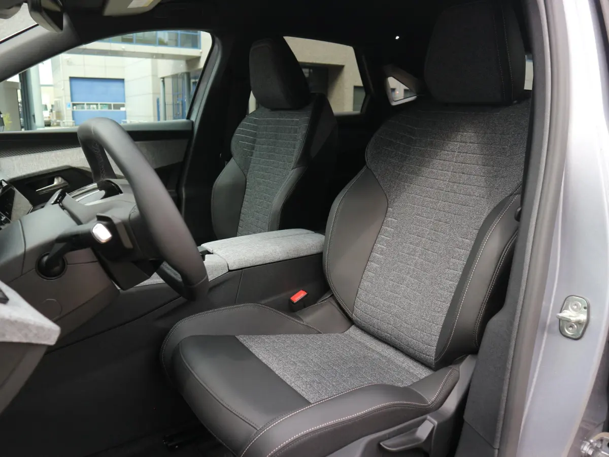 1.6 plug-in Hybrid 195 Allure / 360 Camera / Afneembare Trekhaak / Voorraad Voordeel