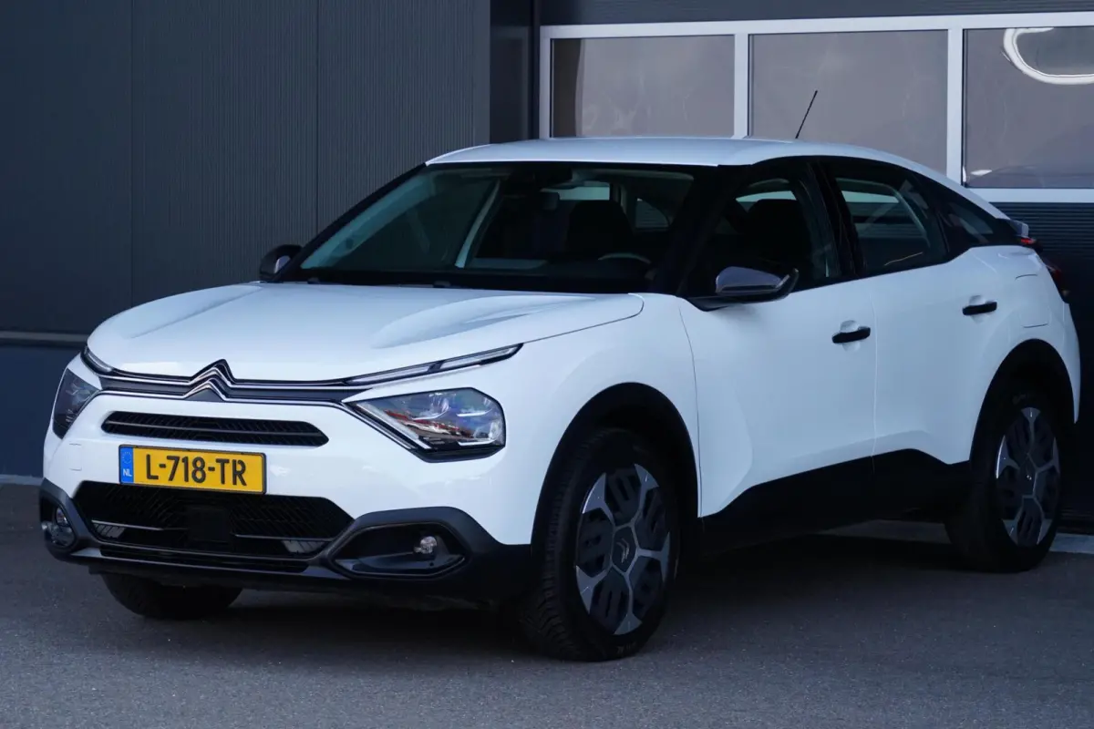 1.2 Puretech Feel, NL, CarPlay, PDC, clima, cruise