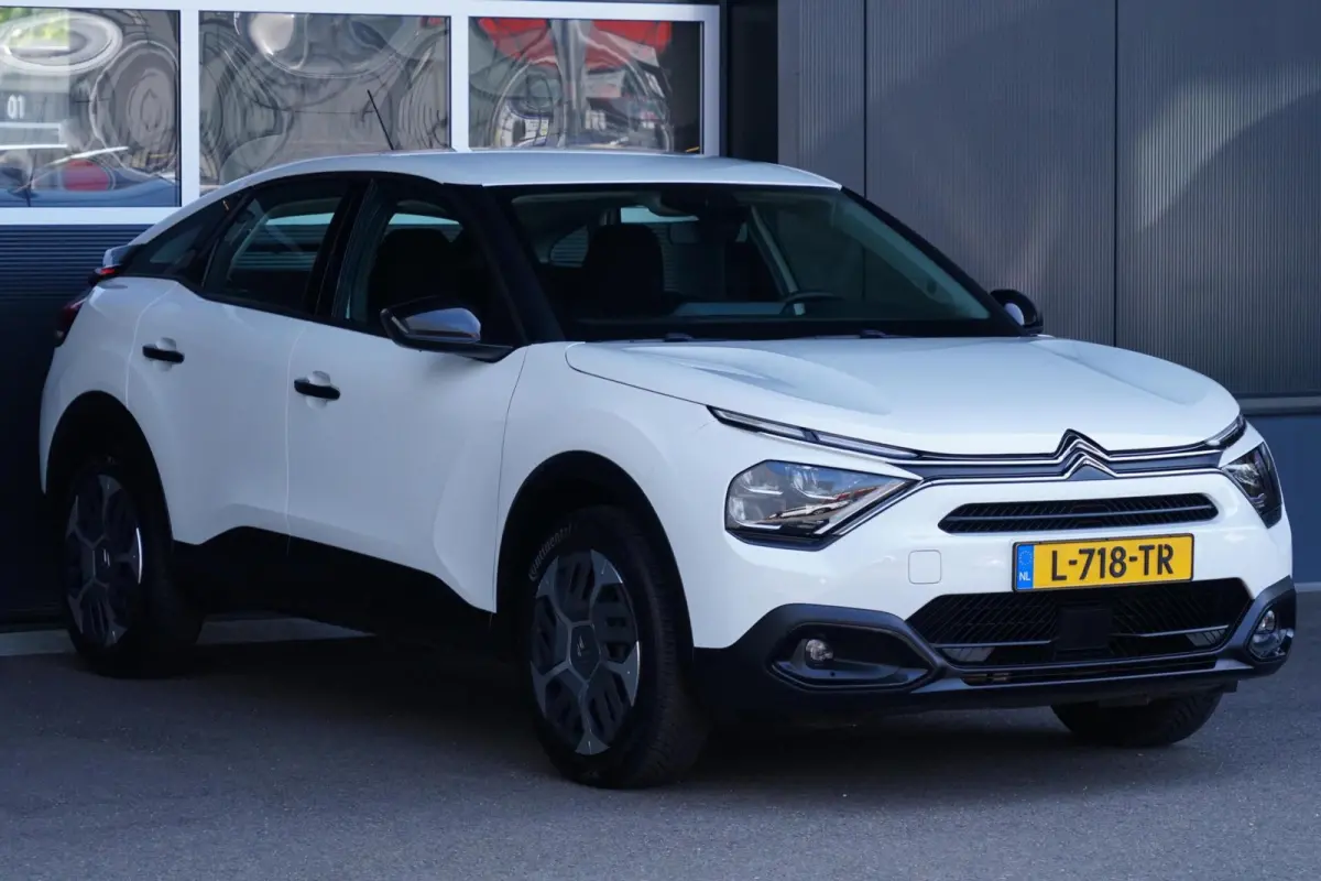 1.2 Puretech Feel, NL, CarPlay, PDC, clima, cruise
