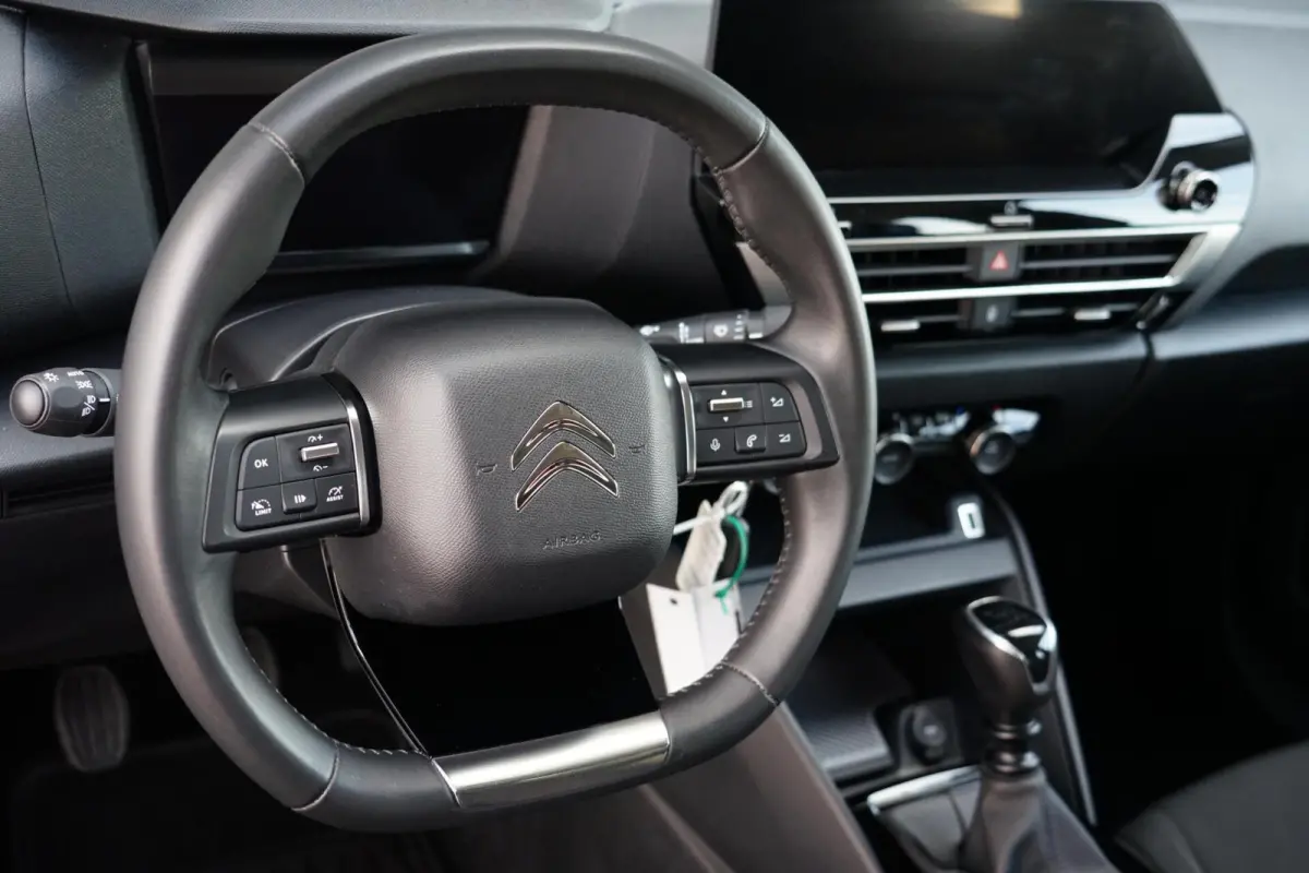 1.2 Puretech Feel, NL, CarPlay, PDC, clima, cruise