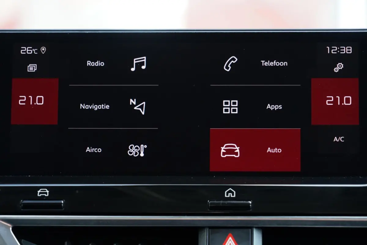 1.2 Puretech Feel, NL, CarPlay, PDC, clima, cruise