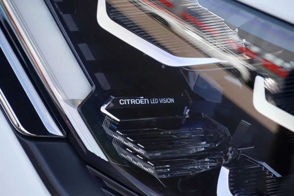 1.2 Puretech Feel, NL, CarPlay, PDC, clima, cruise