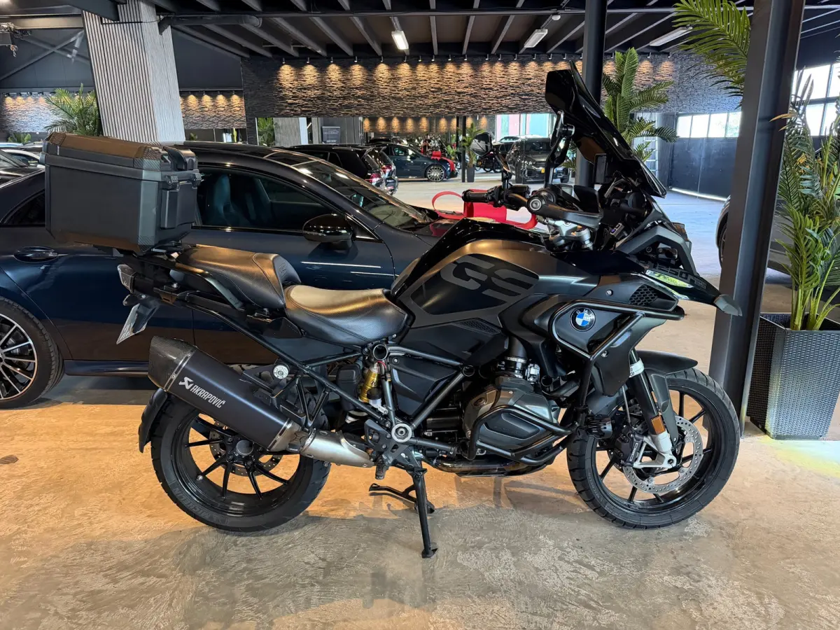 All-Road Tripple black|Akra|Bomvol|Nieuw Onderhoud
