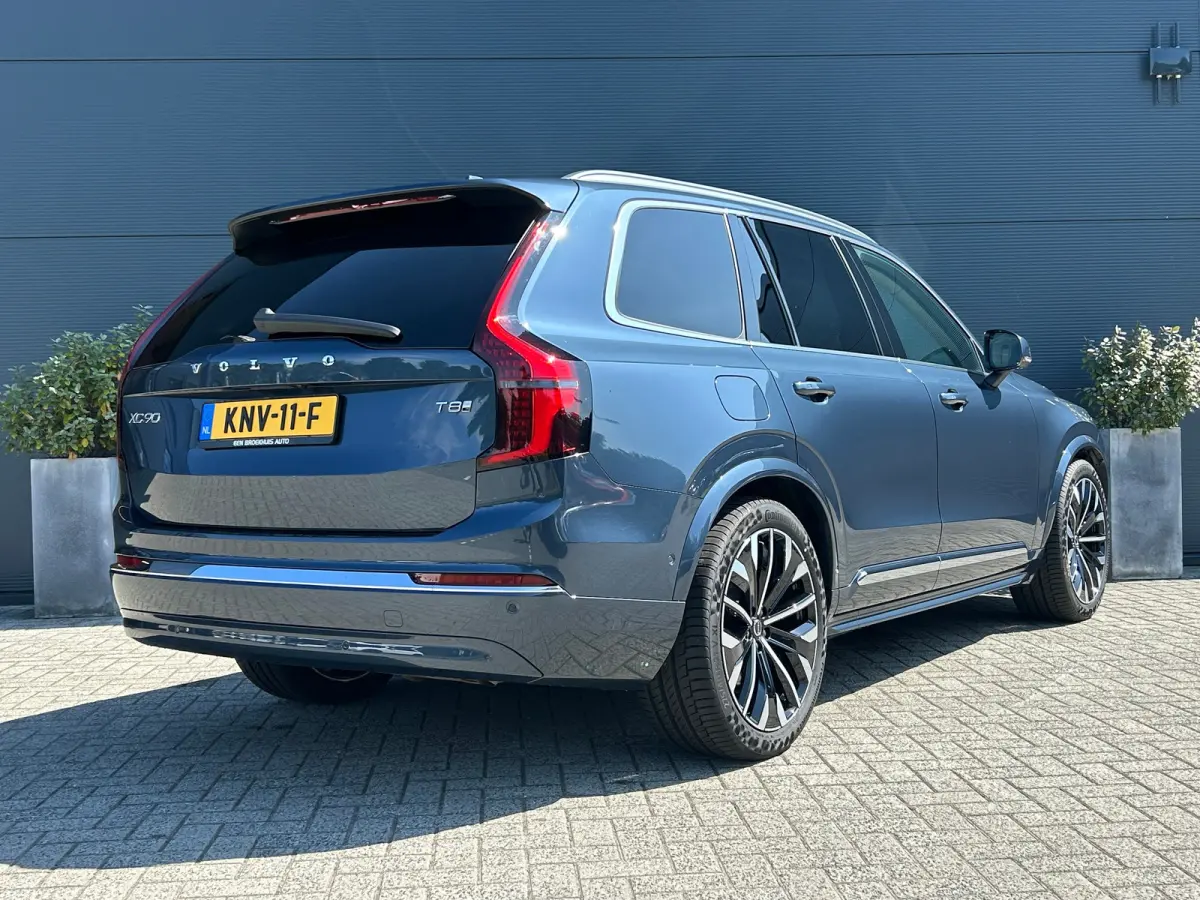 2.0 T8 Plug-in hybrid AWD Ultra Bright | Luchtvering | Trekhaak | 360 camera | HU-Display | Stoelventilatie |