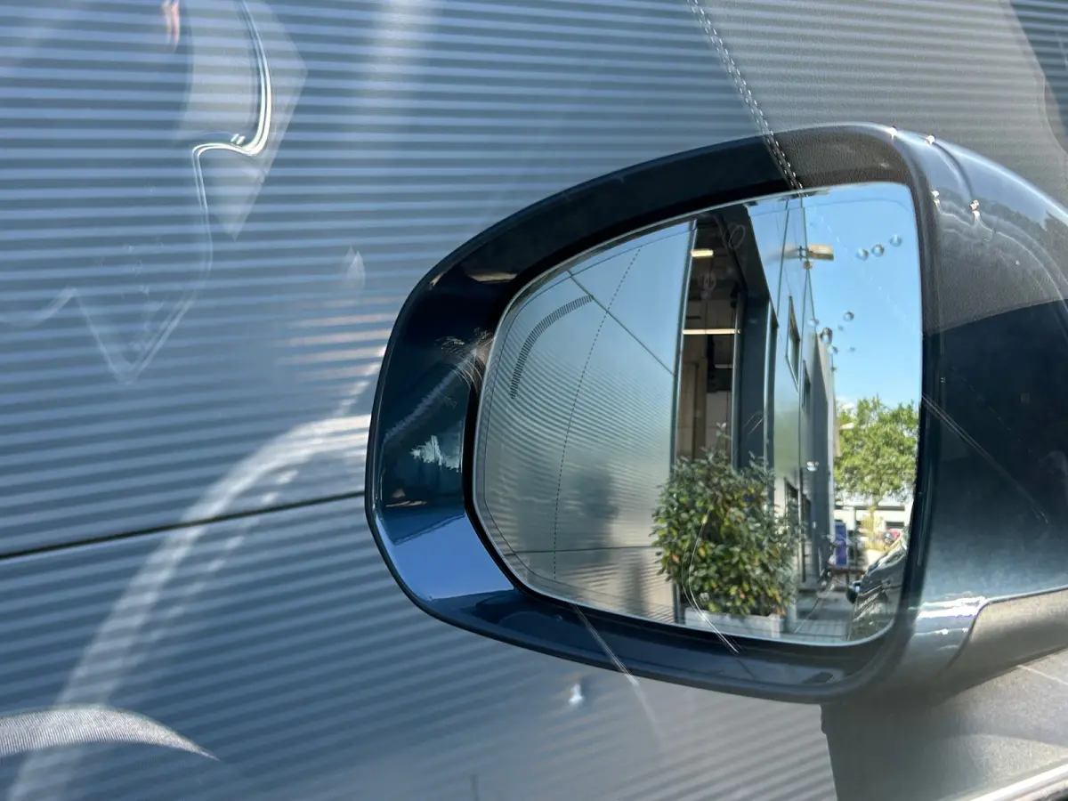 2.0 T8 Plug-in hybrid AWD Ultra Bright | Luchtvering | Trekhaak | 360 camera | HU-Display | Stoelventilatie |
