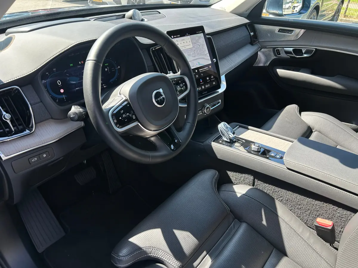 2.0 T8 Plug-in hybrid AWD Ultra Bright | Luchtvering | Trekhaak | 360 camera | HU-Display | Stoelventilatie |