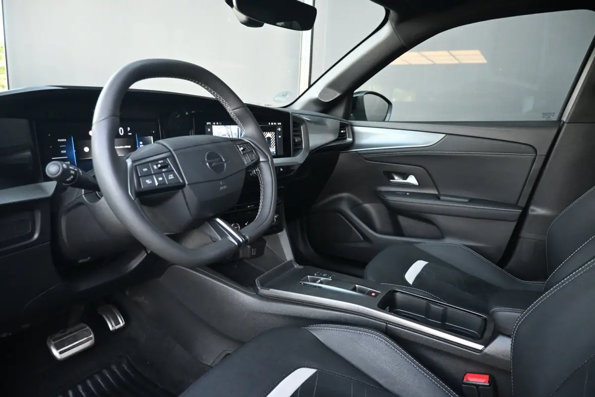 1.2 Turbo Hybrid GS | Navigatie | Stoel/Stuurverwarming | Achteruitrijcamera | Apple Carplay & Android Auto |!!