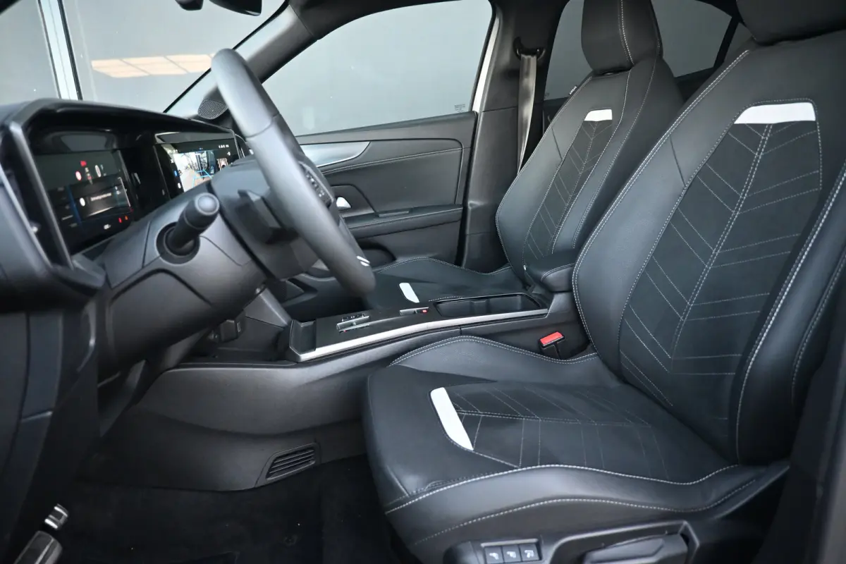 1.2 Turbo Hybrid GS | Navigatie | Stoel/Stuurverwarming | Achteruitrijcamera | Apple Carplay & Android Auto |!!