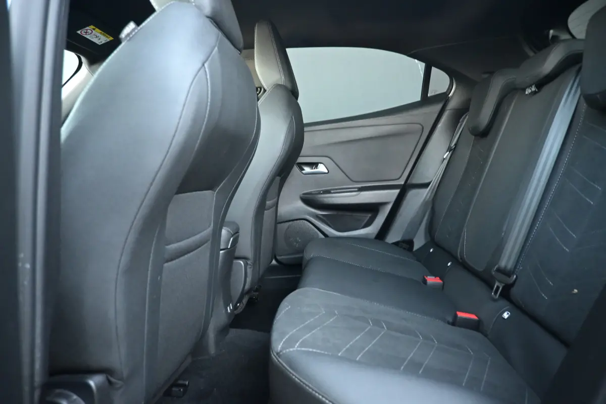 1.2 Turbo Hybrid GS | Navigatie | Stoel/Stuurverwarming | Achteruitrijcamera | Apple Carplay & Android Auto |!!