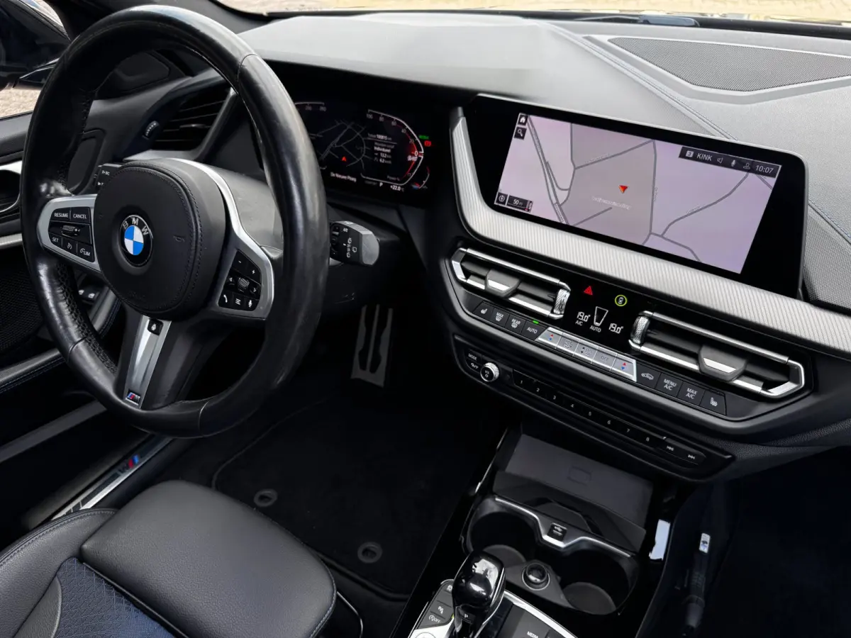118i M-Sport | Pano | NL-Auto | Leder + Sportstoelen | Camera | Stoelverwarming