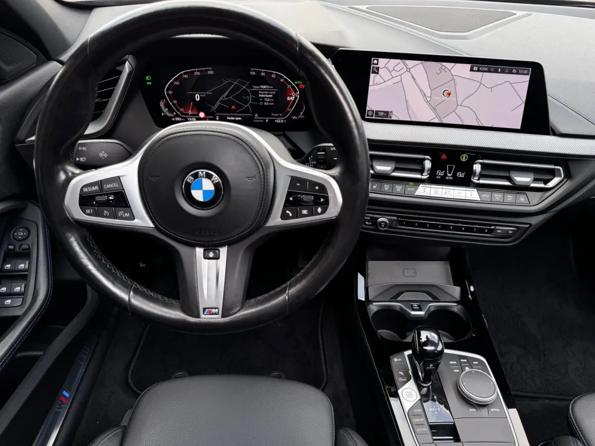 118i M-Sport | Pano | NL-Auto | Leder + Sportstoelen | Camera | Stoelverwarming