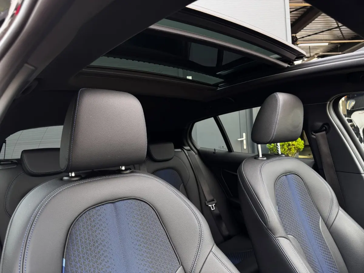 118i M-Sport | Pano | NL-Auto | Leder + Sportstoelen | Camera | Stoelverwarming