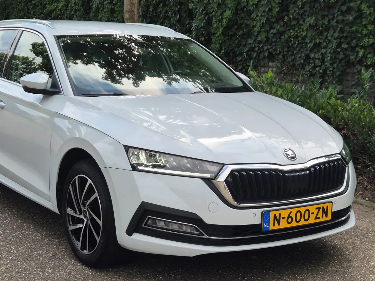 Edition Plus Trekhaak CarPlay HUD Virtual dash facelift 2e-eig 100% NAP TSI Business Edition Plus