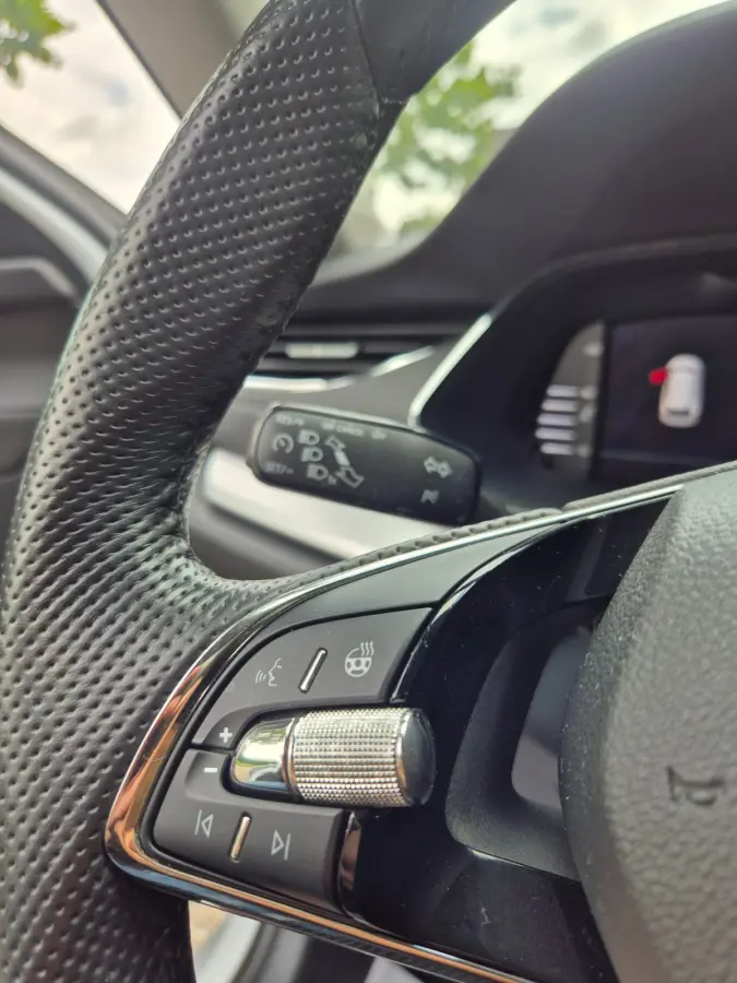 Edition Plus Trekhaak CarPlay HUD Virtual dash facelift 2e-eig 100% NAP TSI Business Edition Plus