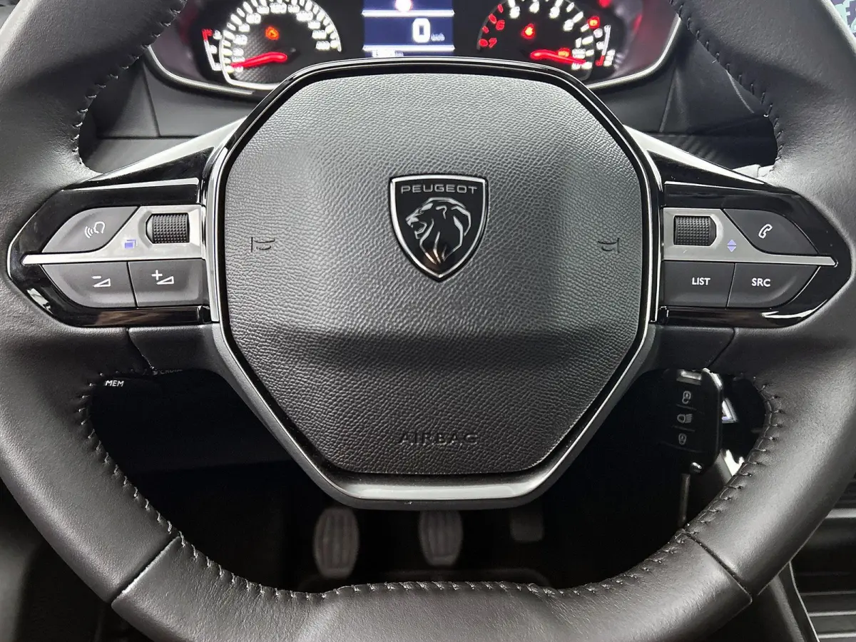 1.2 100pk Style | 1ste eigenaar | Apple Carplay/Android Auto | Airco | Navigatie | Lederen Stuurwiel | DAB Radio | Cruise Control | LED | Isofix | Bluetooth | Parkeersensoren |