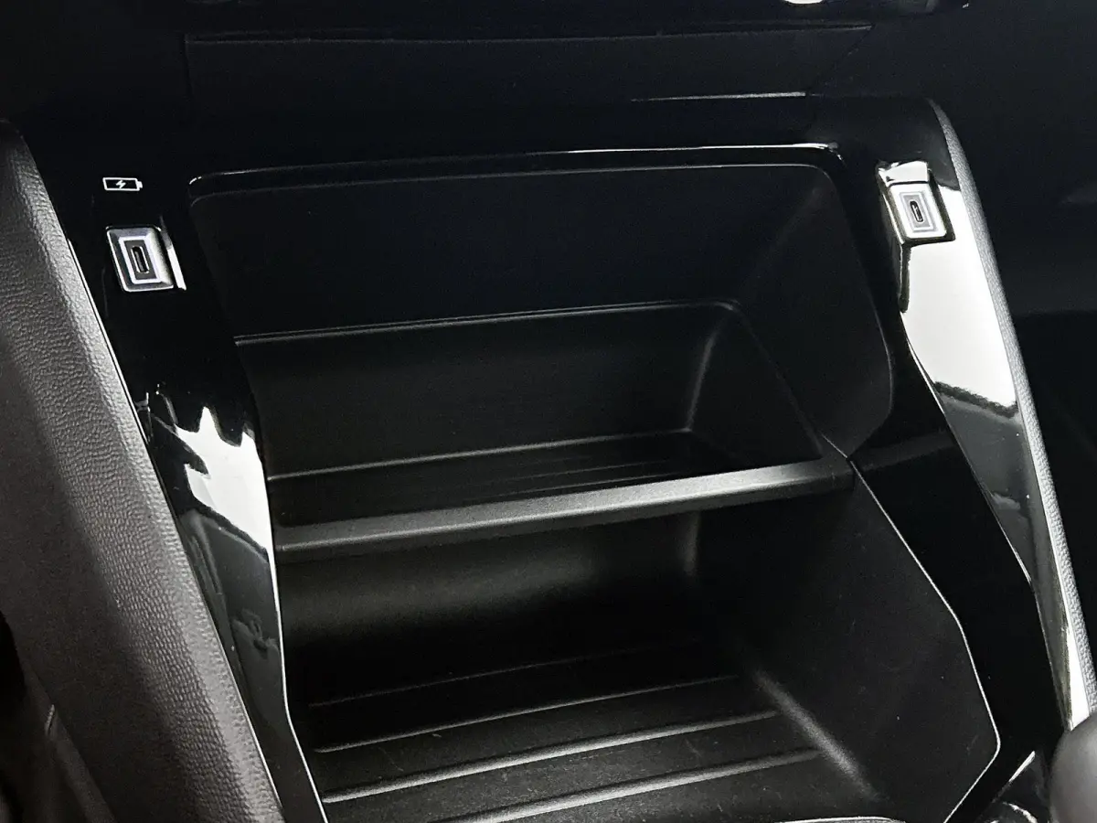 1.2 100pk Style | 1ste eigenaar | Apple Carplay/Android Auto | Airco | Navigatie | Lederen Stuurwiel | DAB Radio | Cruise Control | LED | Isofix | Bluetooth | Parkeersensoren |