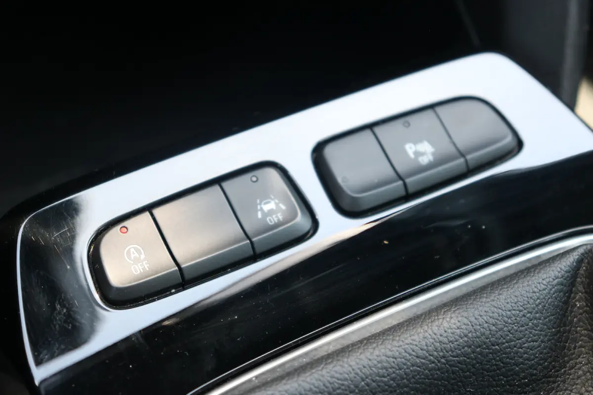 1.2 Business Elegance | Navi | Camera | All season banden | Apple Carplay/Android | Stuurwiel verwarmd |