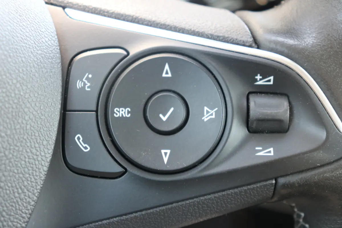 1.2 Business Elegance | Navi | Camera | All season banden | Apple Carplay/Android | Stuurwiel verwarmd |