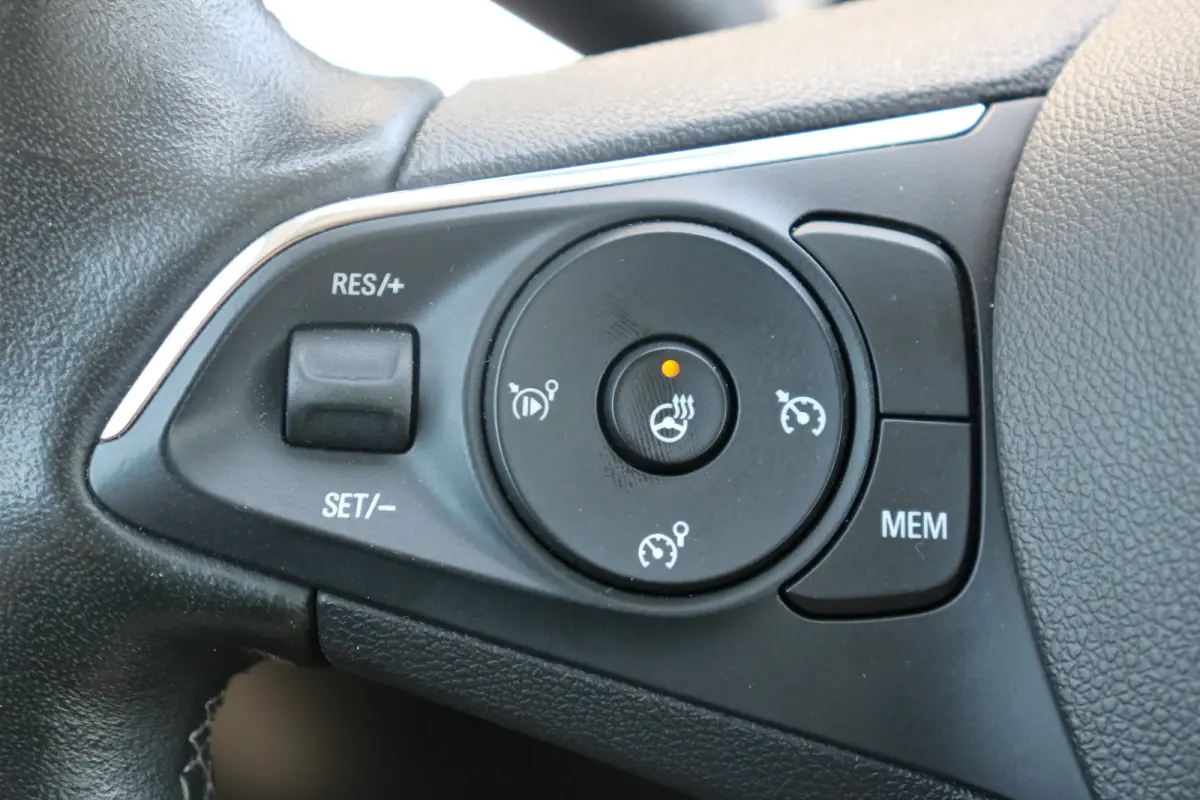 1.2 Business Elegance | Navi | Camera | All season banden | Apple Carplay/Android | Stuurwiel verwarmd |