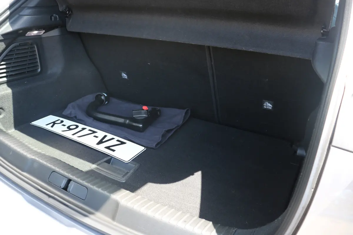 1.2 Business Elegance | Navi | Camera | All season banden | Apple Carplay/Android | Stuurwiel verwarmd |