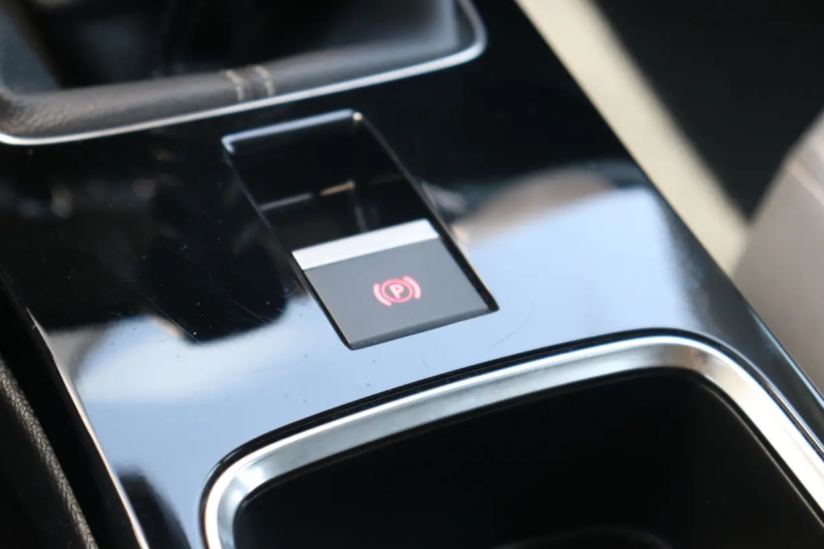1.2 Business Elegance | Navi | Camera | All season banden | Apple Carplay/Android | Stuurwiel verwarmd |