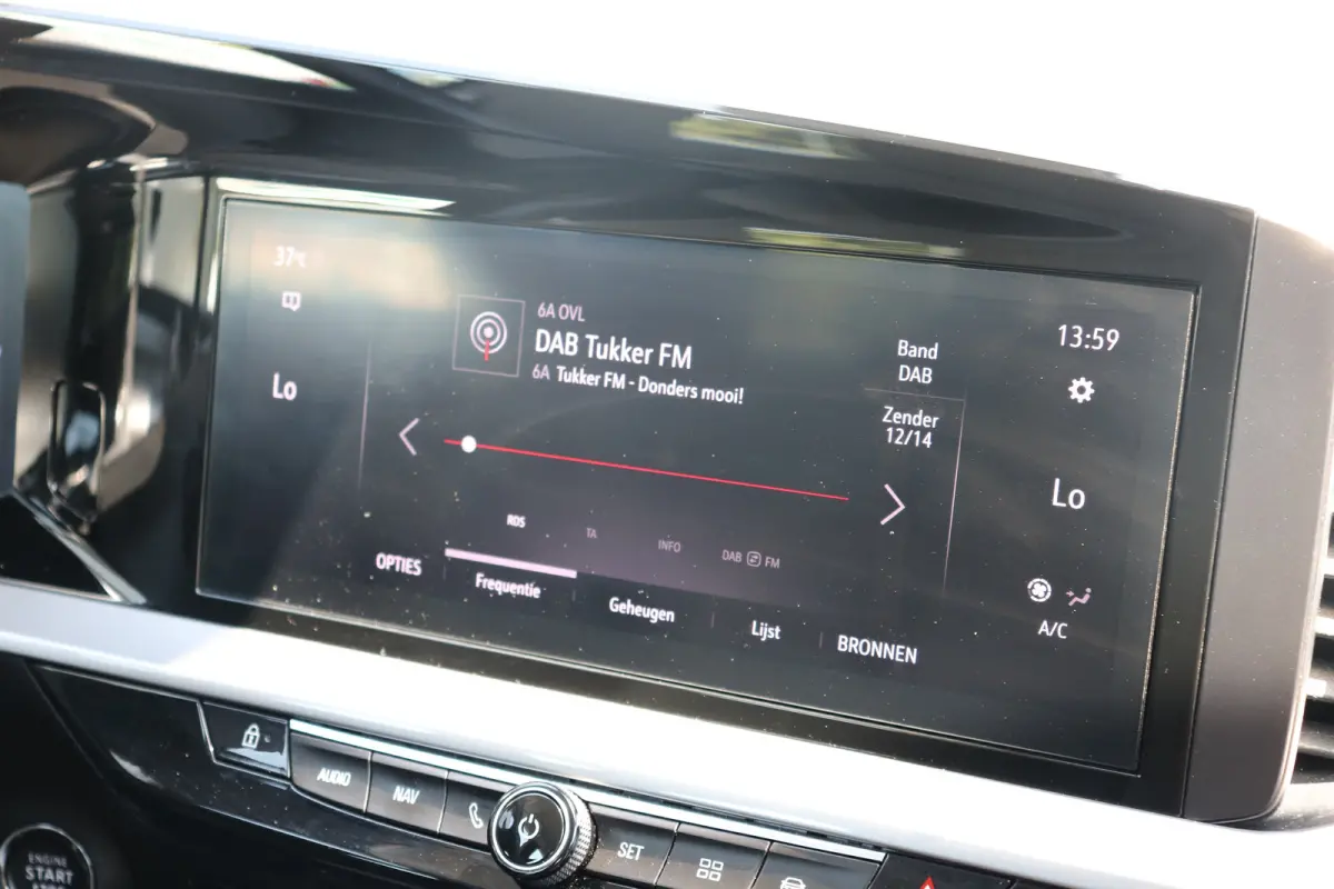 1.2 Business Elegance | Navi | Camera | All season banden | Apple Carplay/Android | Stuurwiel verwarmd |