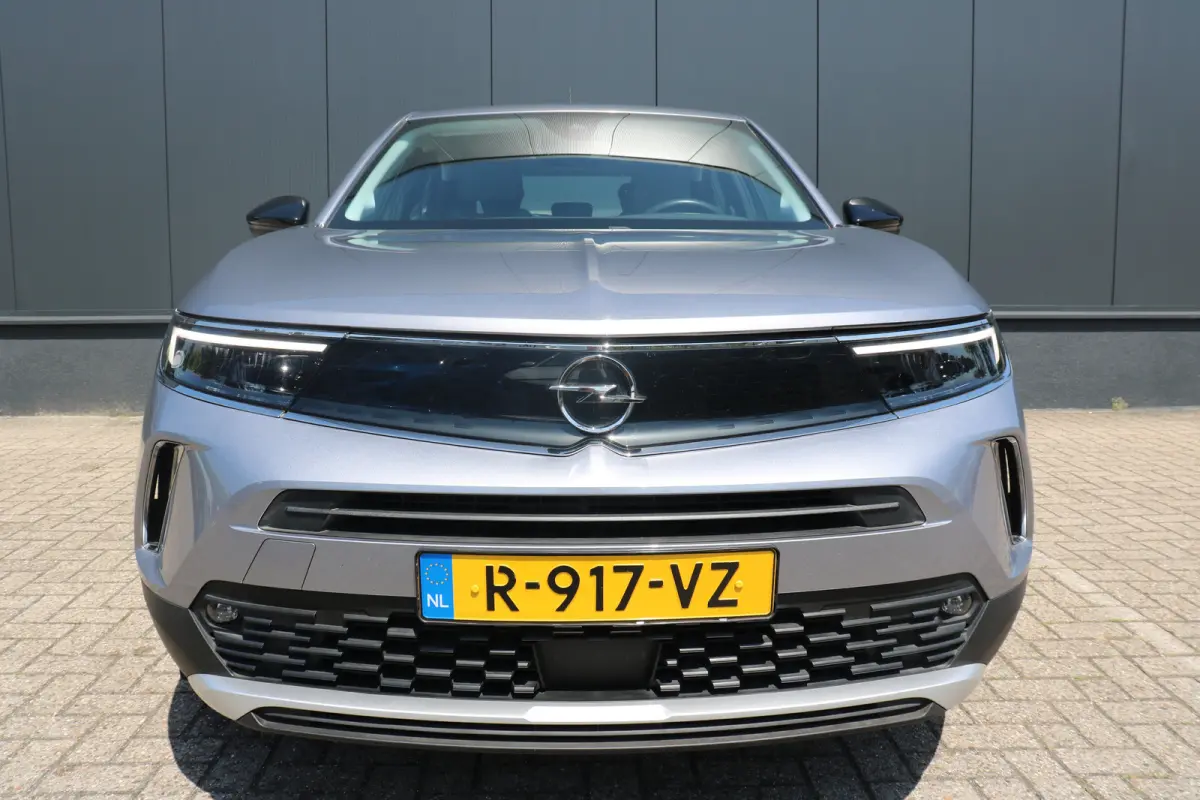 1.2 Business Elegance | Navi | Camera | All season banden | Apple Carplay/Android | Stuurwiel verwarmd |