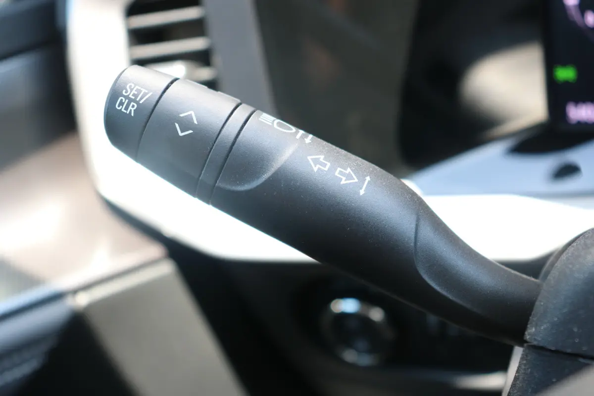 1.2 Business Elegance | Navi | Camera | All season banden | Apple Carplay/Android | Stuurwiel verwarmd |