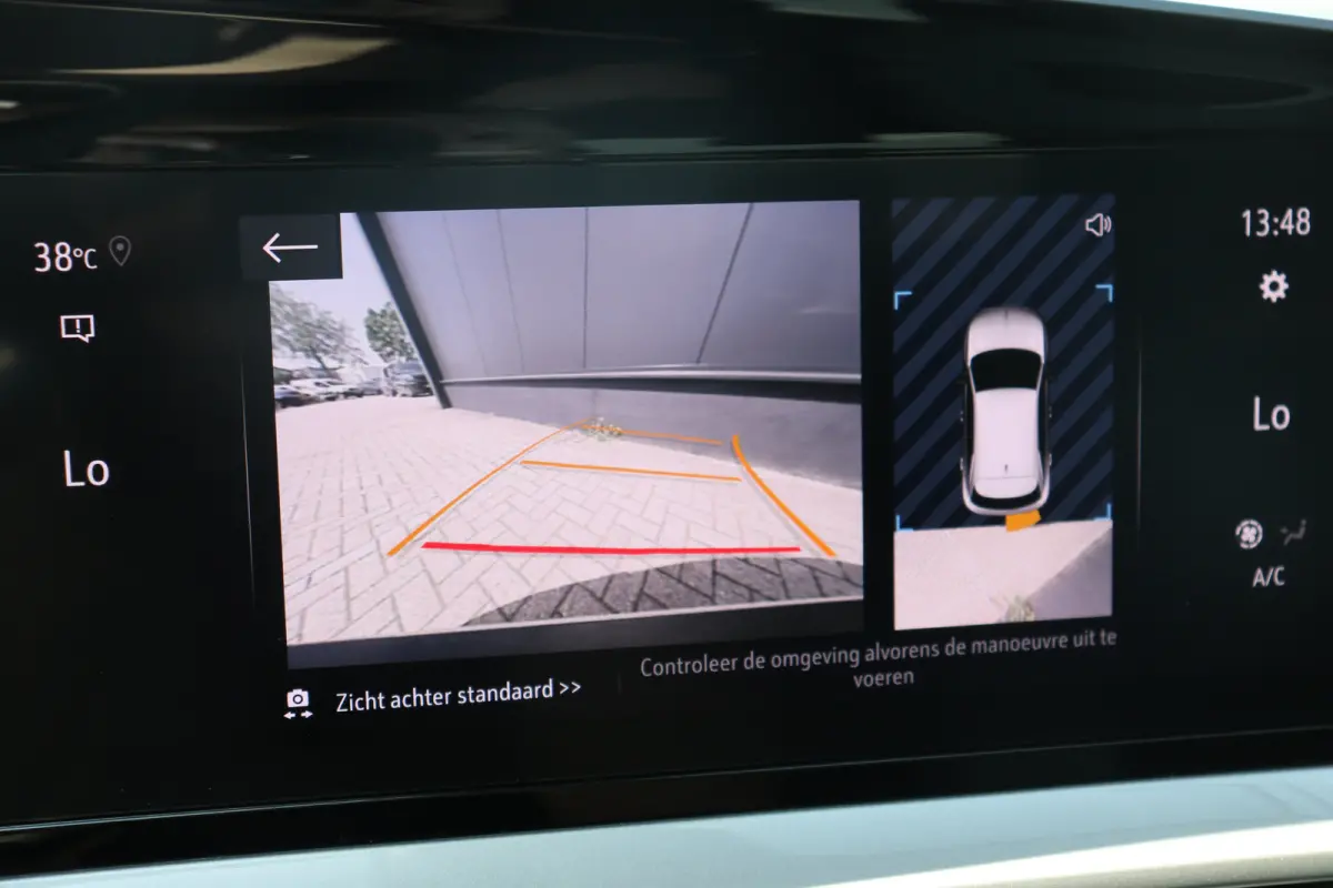 1.2 Business Elegance | Navi | Camera | All season banden | Apple Carplay/Android | Stuurwiel verwarmd |