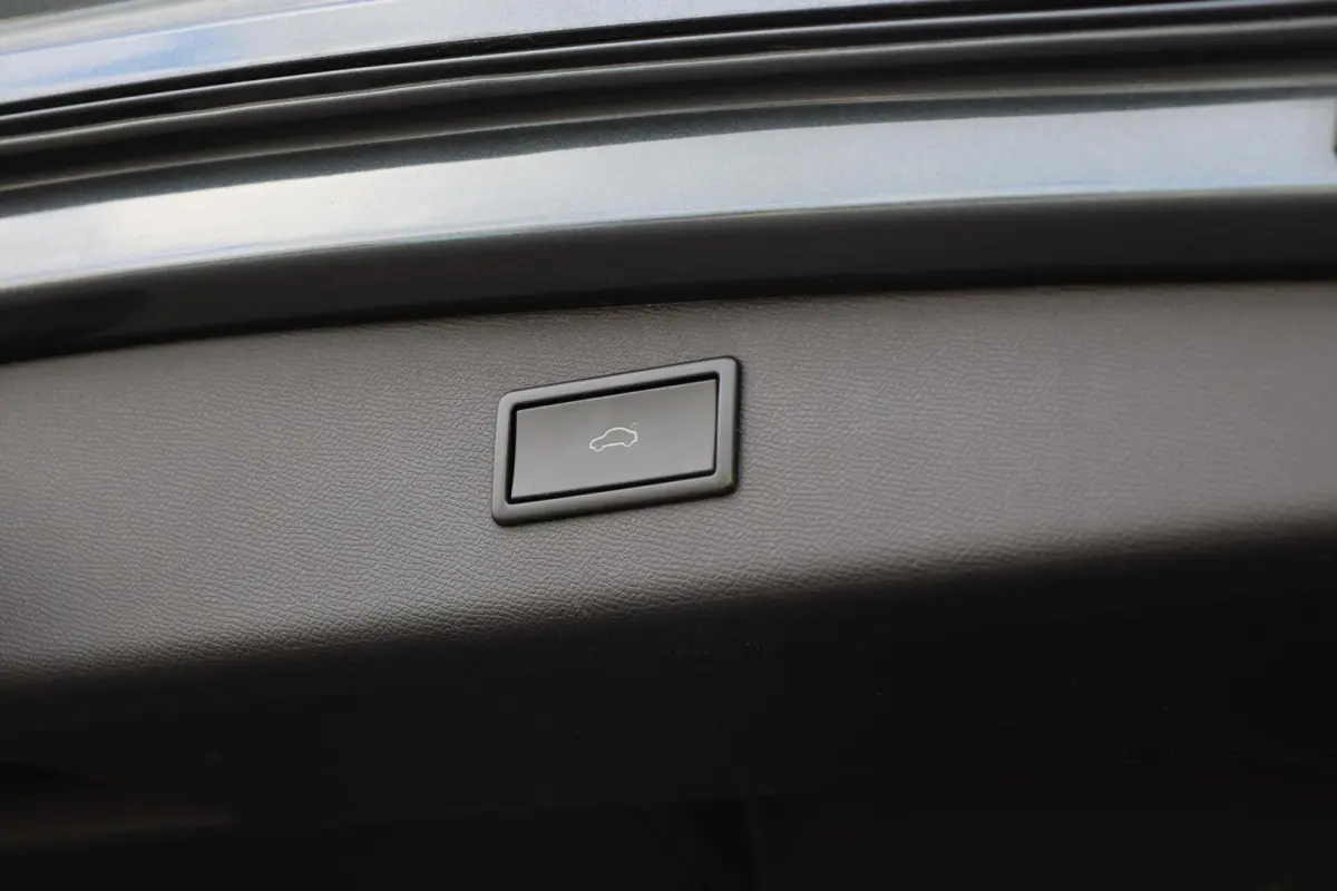 1.5 TSI l NAVI l VIRTUAL COCKPIT l STUURVERWARMING l STOELVERWARMING l CAMERA l PDC