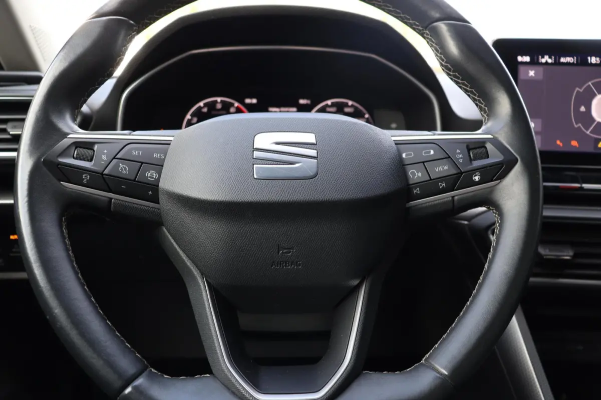 1.5 TSI l NAVI l VIRTUAL COCKPIT l STUURVERWARMING l STOELVERWARMING l CAMERA l PDC